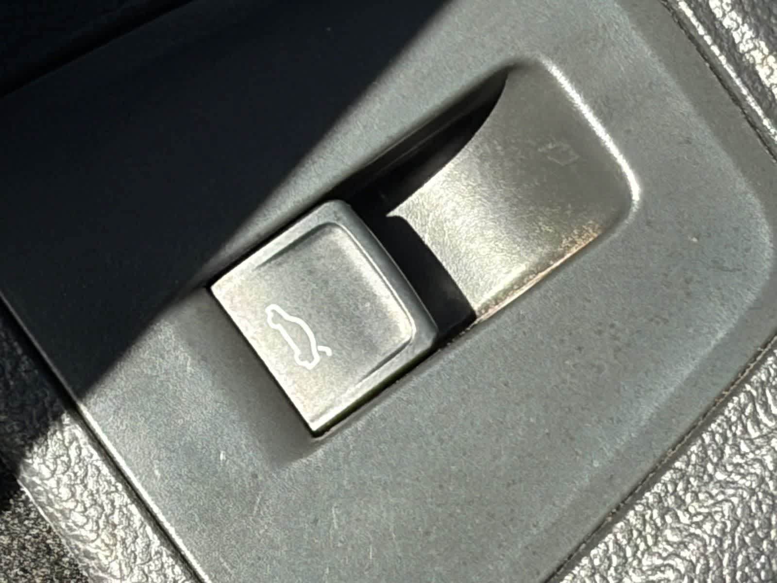 Used 2024 Volkswagen Tiguan Wolfsburg Edition AWD/4WD image 18