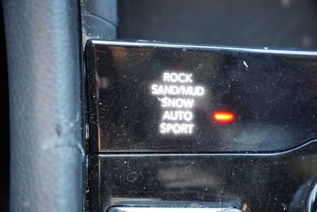 Used 2023 Jeep Grand Cherokee Overland w/ Luxury Tech Group IV image 35