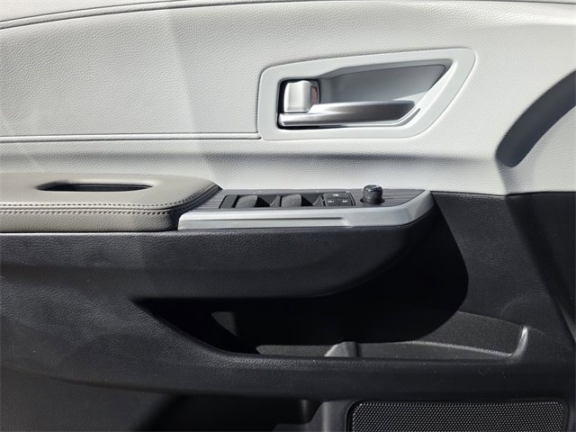 Used 2025 Toyota Sienna XLE image 16