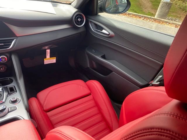 New 2025 Alfa Romeo Giulia AWD image 43