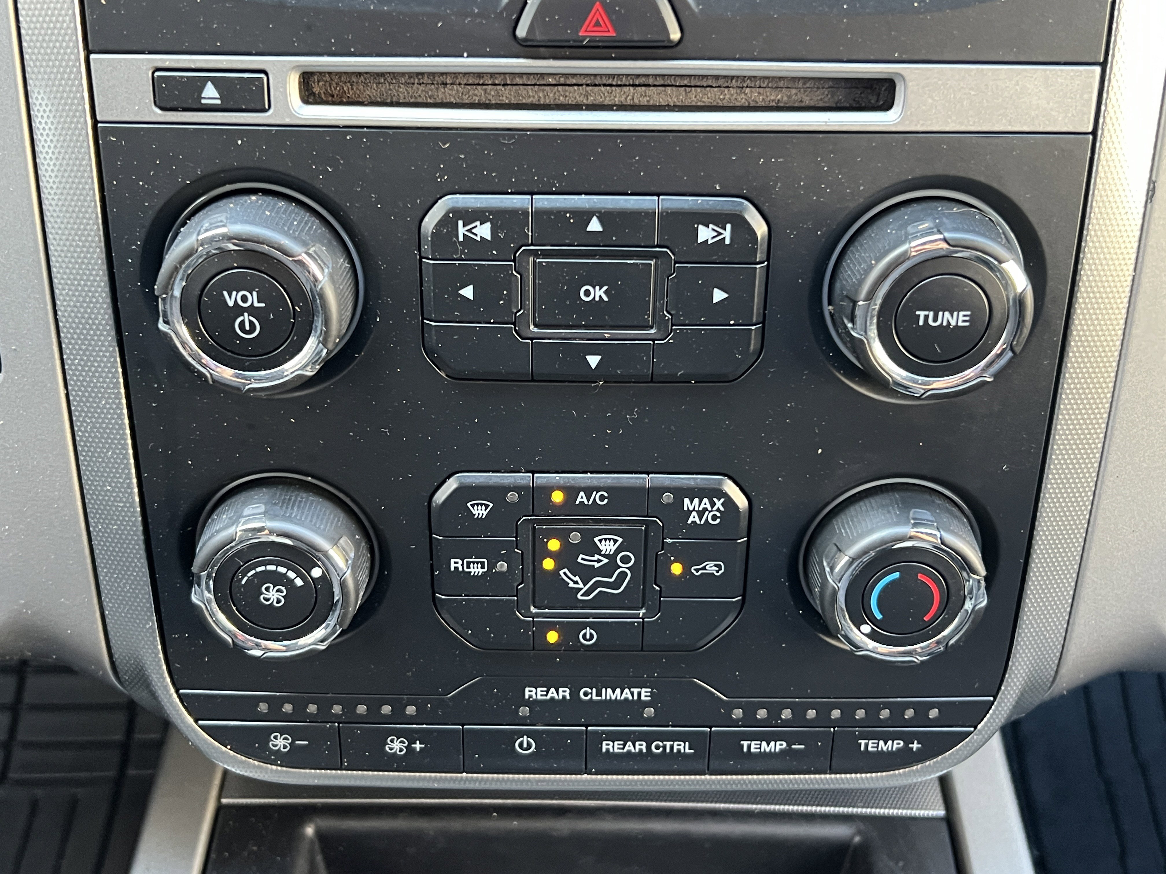 Used 2015 Ford Expedition XLT image 31