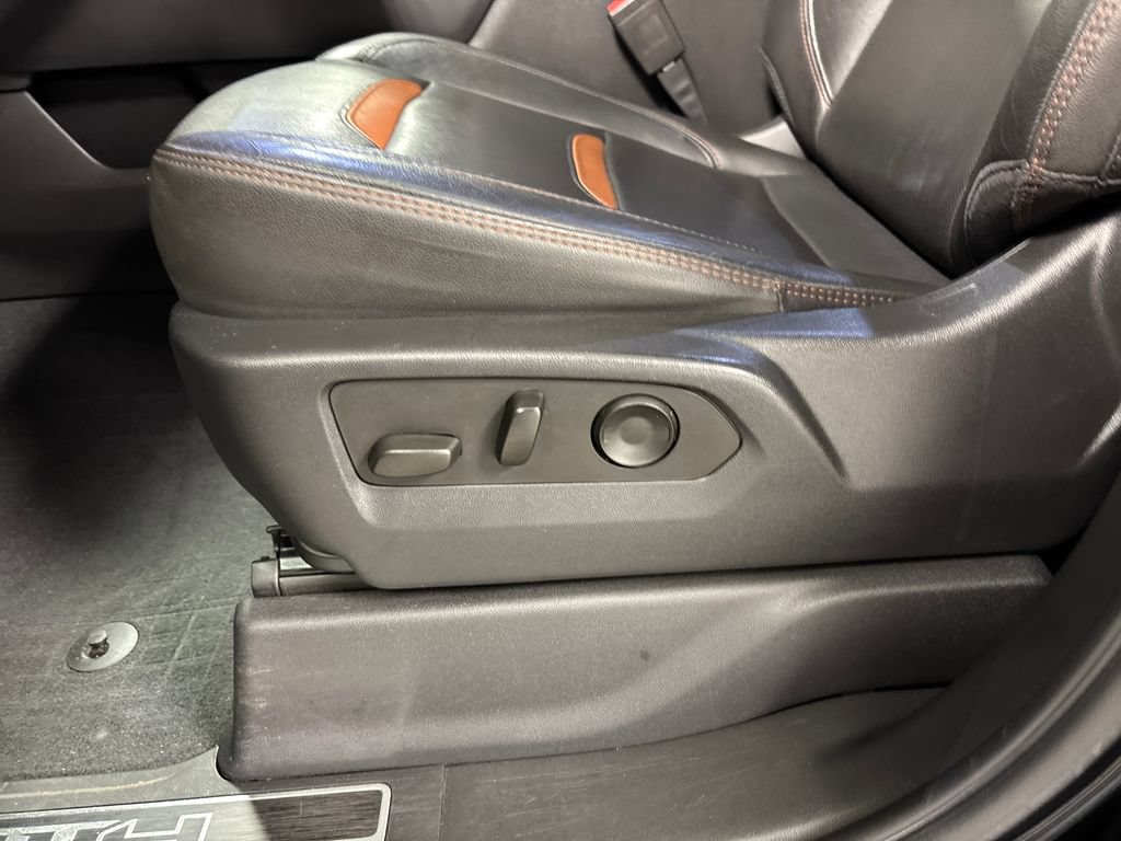 Used 2022 GMC Sierra 1500 AT4 w/ AT4 Premium Package AWD/4WD image 26