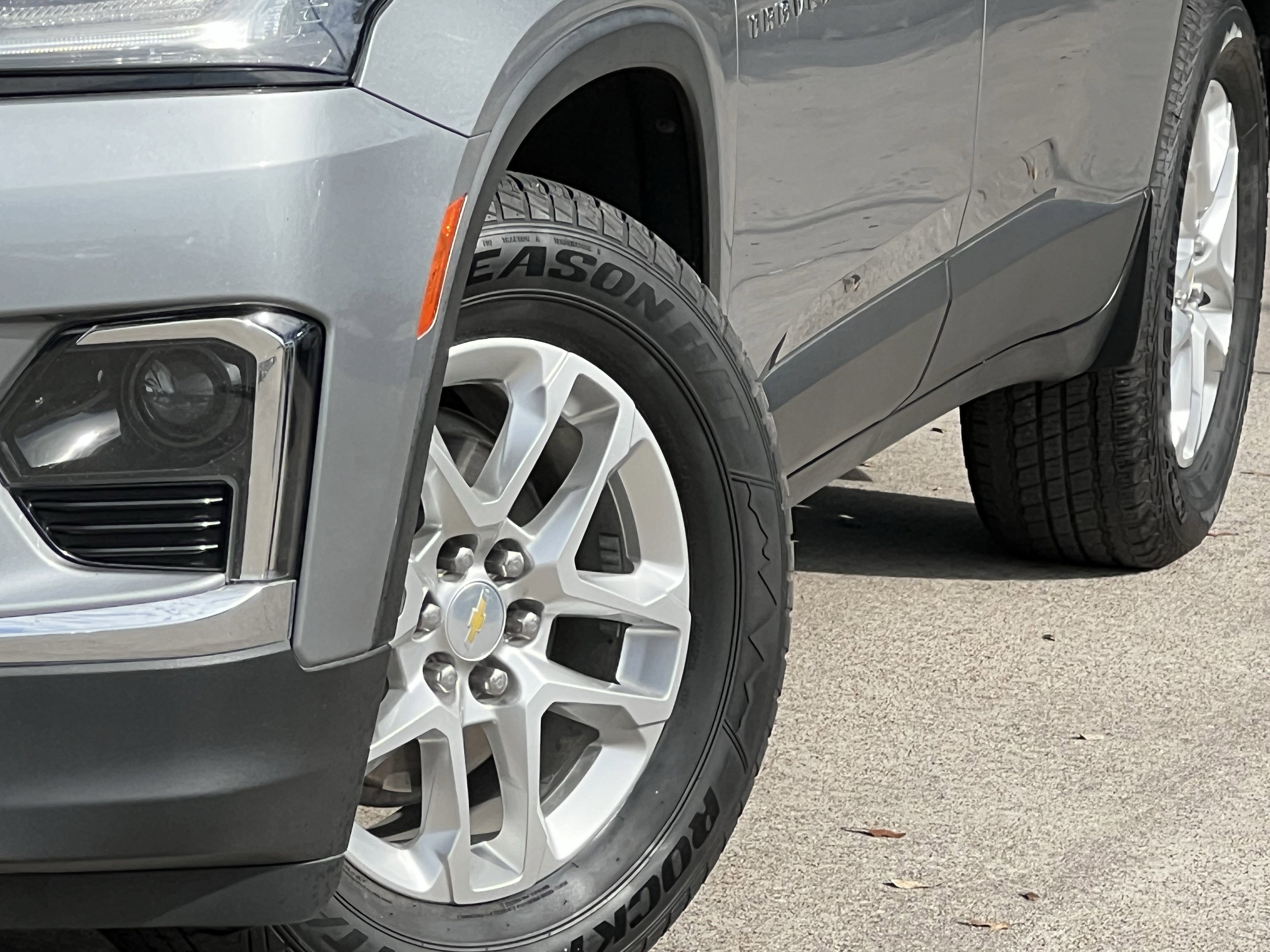 Used 2023 Chevrolet Traverse LS w/ LPO, Cargo Package image 8