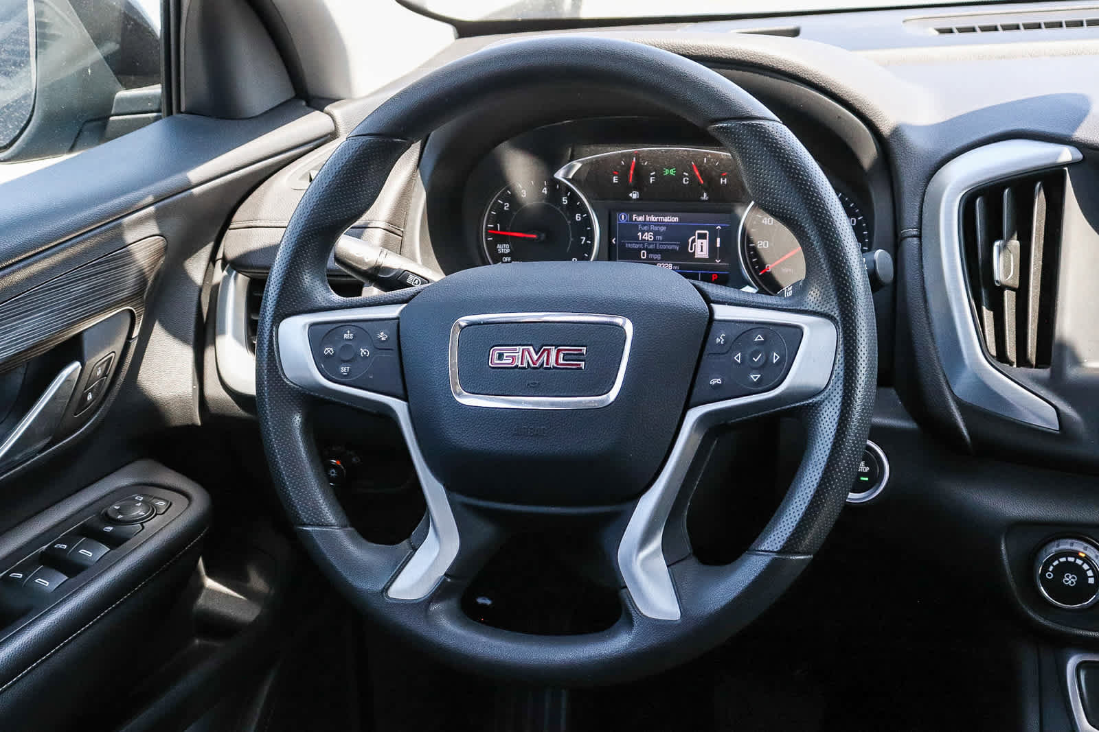 Used 2023 GMC Terrain SLE w/ Elevation Edition FWD image 15