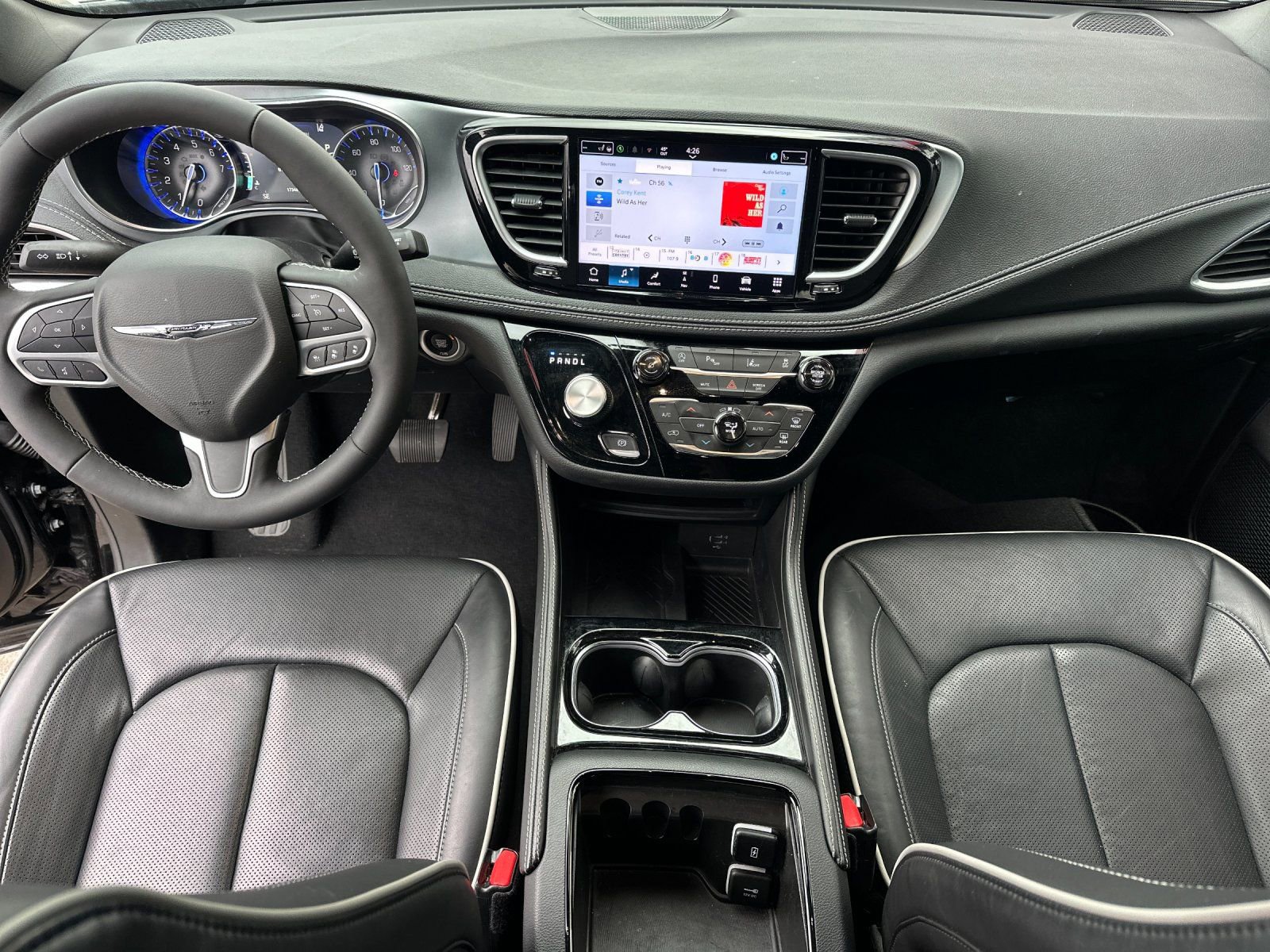 Used 2026 Chrysler Pacifica Limited image 12