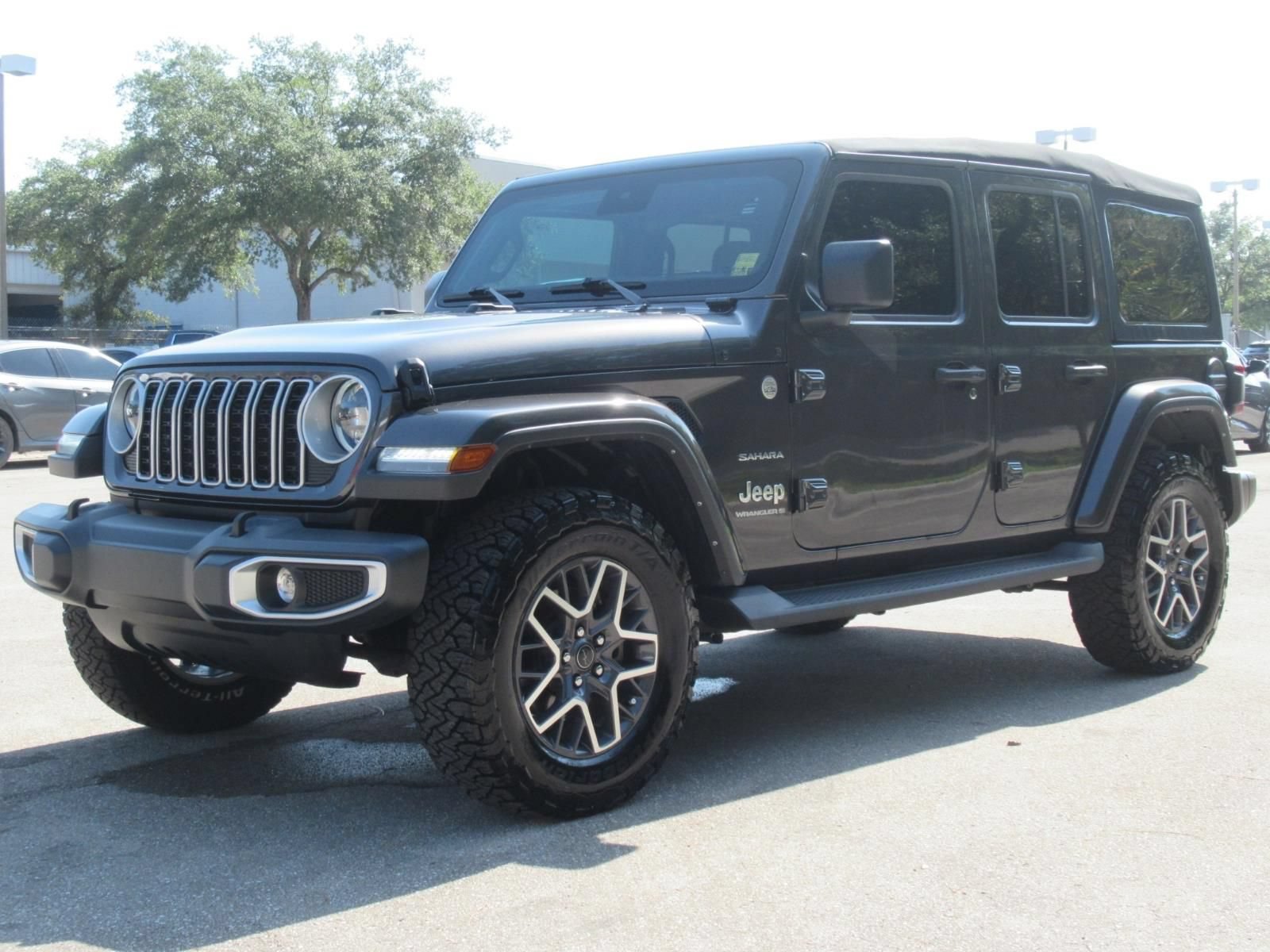 Certified 2024 Jeep Wrangler Unlimited Sahara w/ Safety Group AWD/4WD image 3