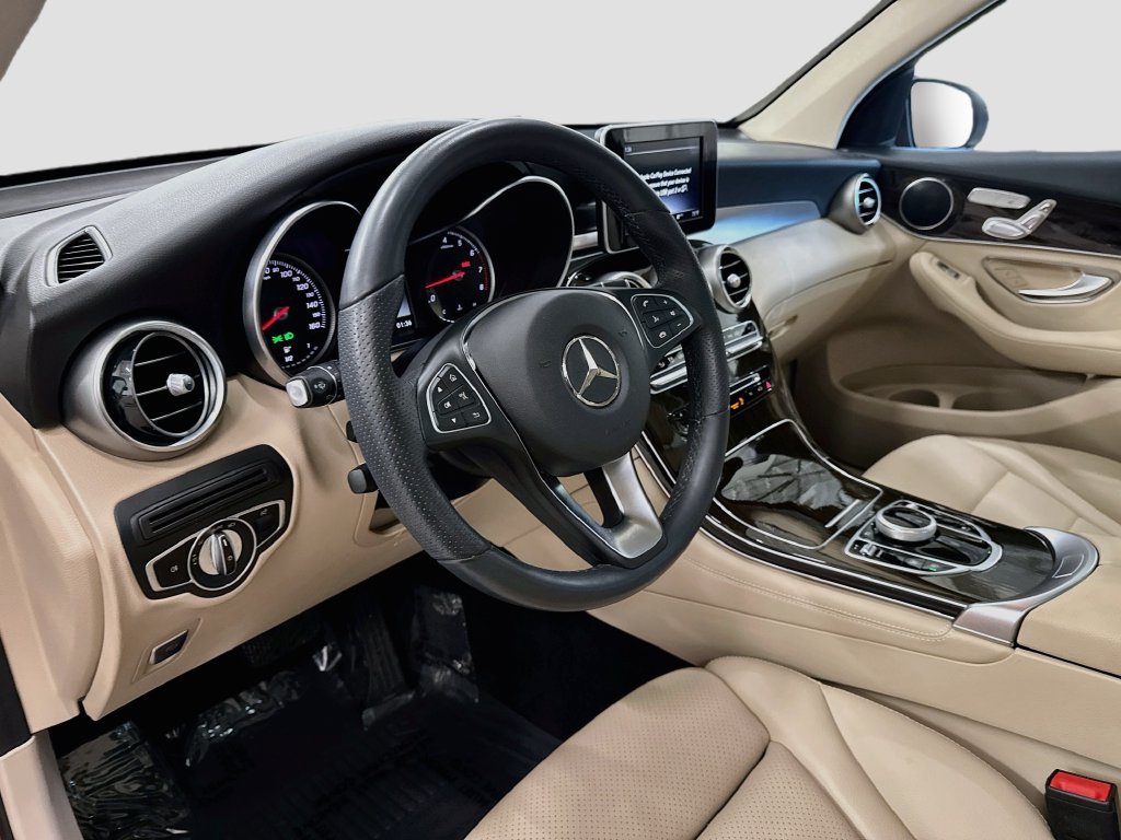 Used 2019 Mercedes-Benz GLC 300 4MATIC image 9