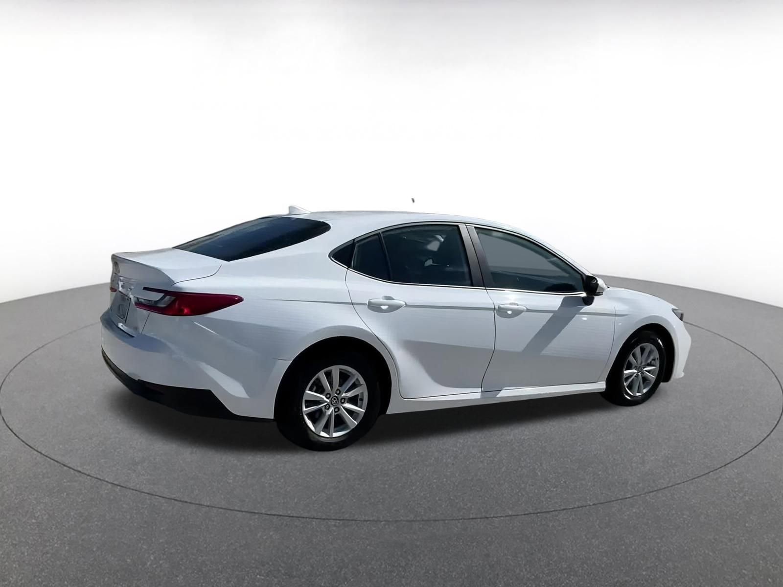 Used 2025 Toyota Camry LE image 15