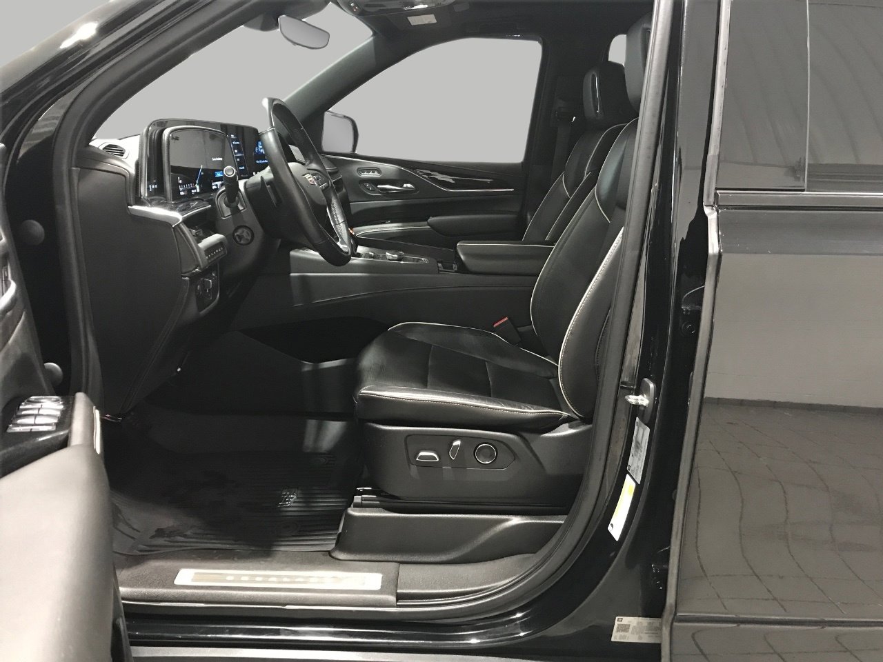 Used 2021 Cadillac Escalade Sport w/ Driver Assist Tech Package image 11