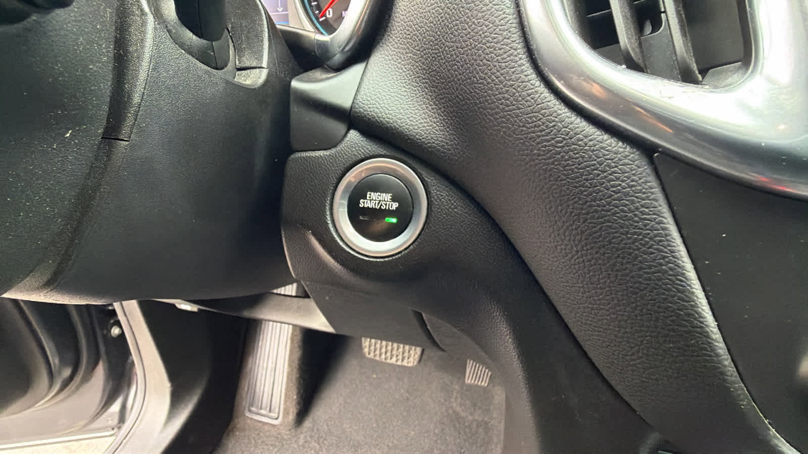 Used 2022 Chevrolet Equinox LT image 17