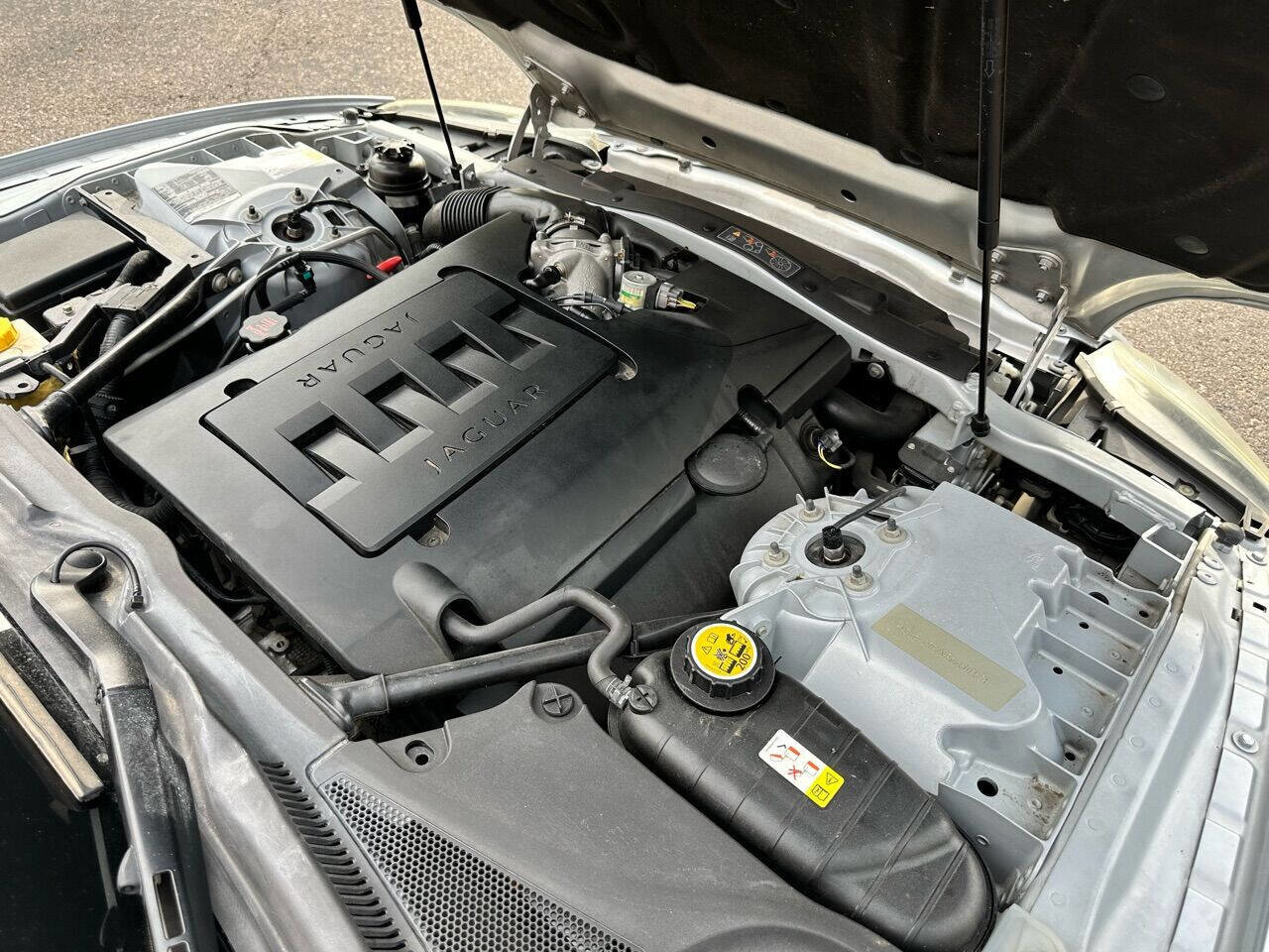 Used 2007 Jaguar XK Convertible image 38
