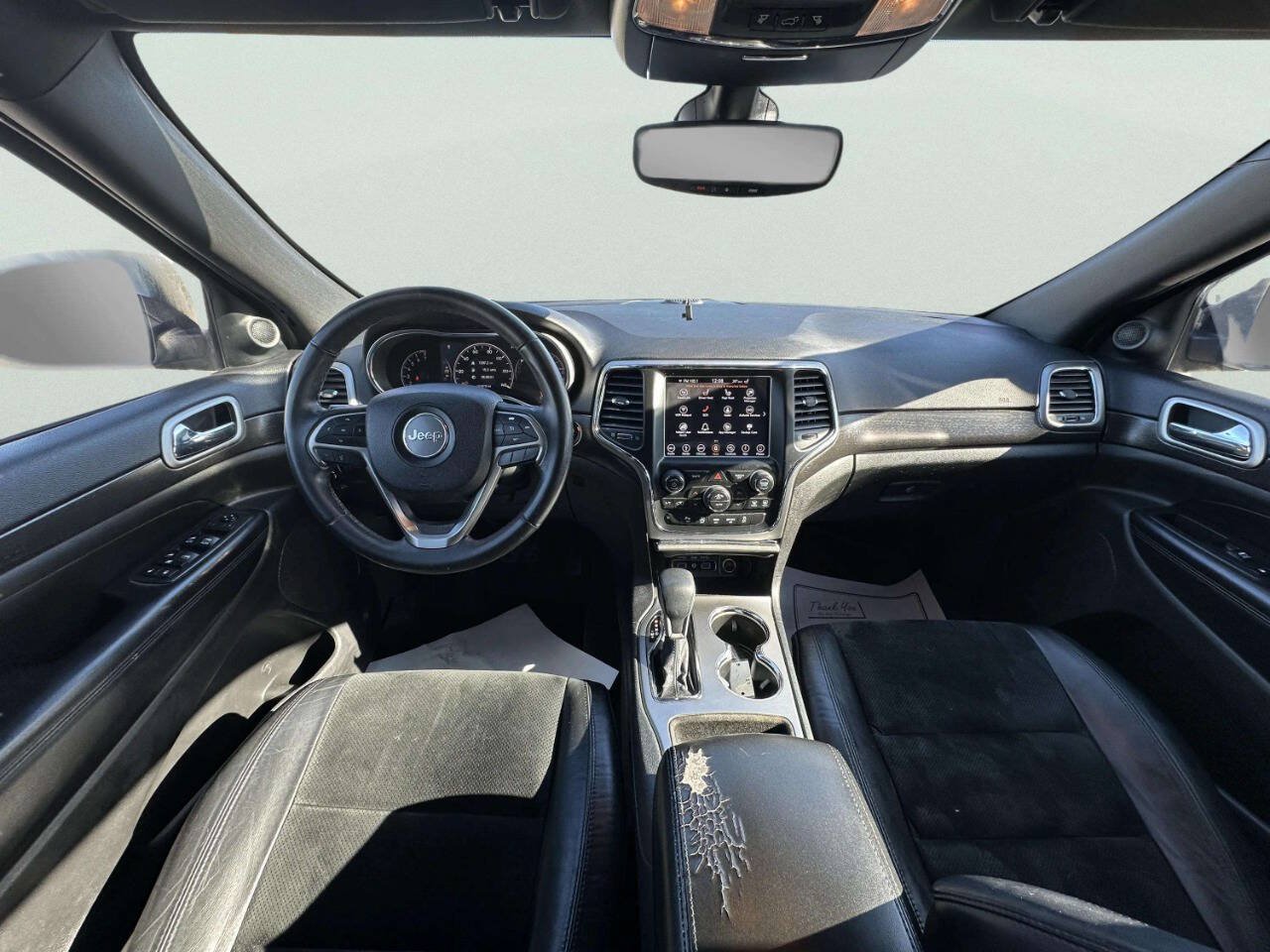 Used 2018 Jeep Grand Cherokee Laredo RWD image 19