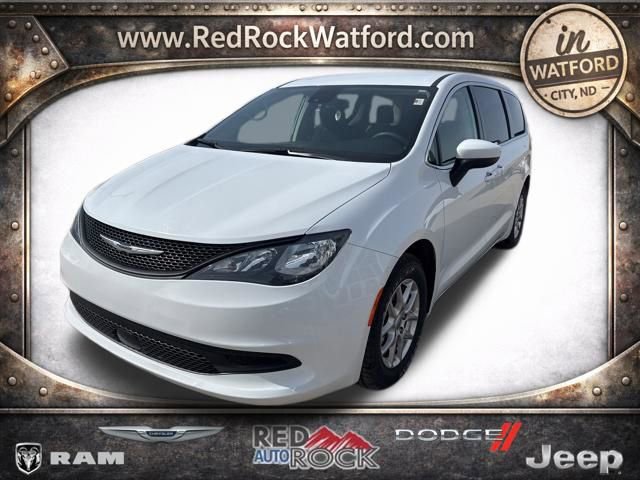 Used 2023 Chrysler Voyager LX image 4