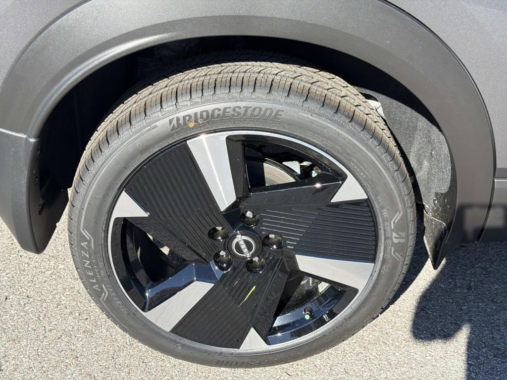New 2026 Nissan Kicks SR FWD image 10