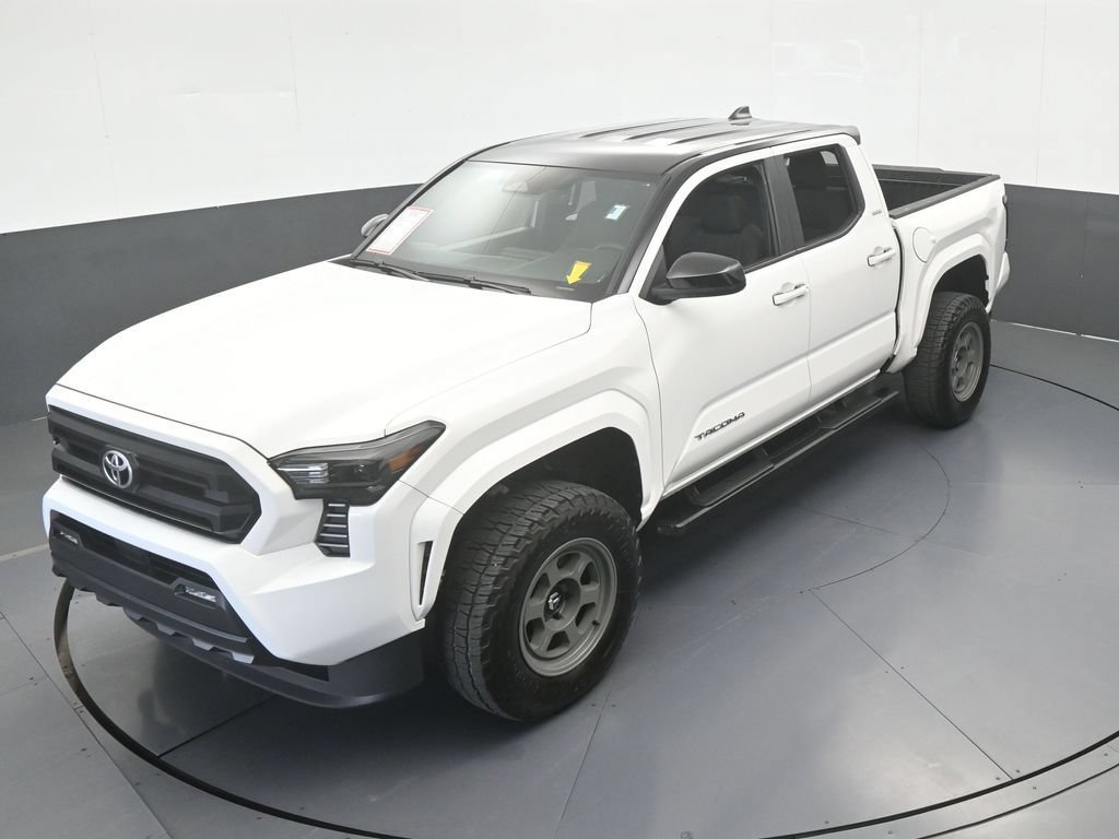 Used 2025 Toyota Tacoma SR5 AWD/4WD image 45