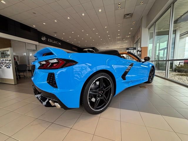 Used 2021 Chevrolet Corvette Stingray Premium Conv w/ Z51 Performance Package RWD image 5