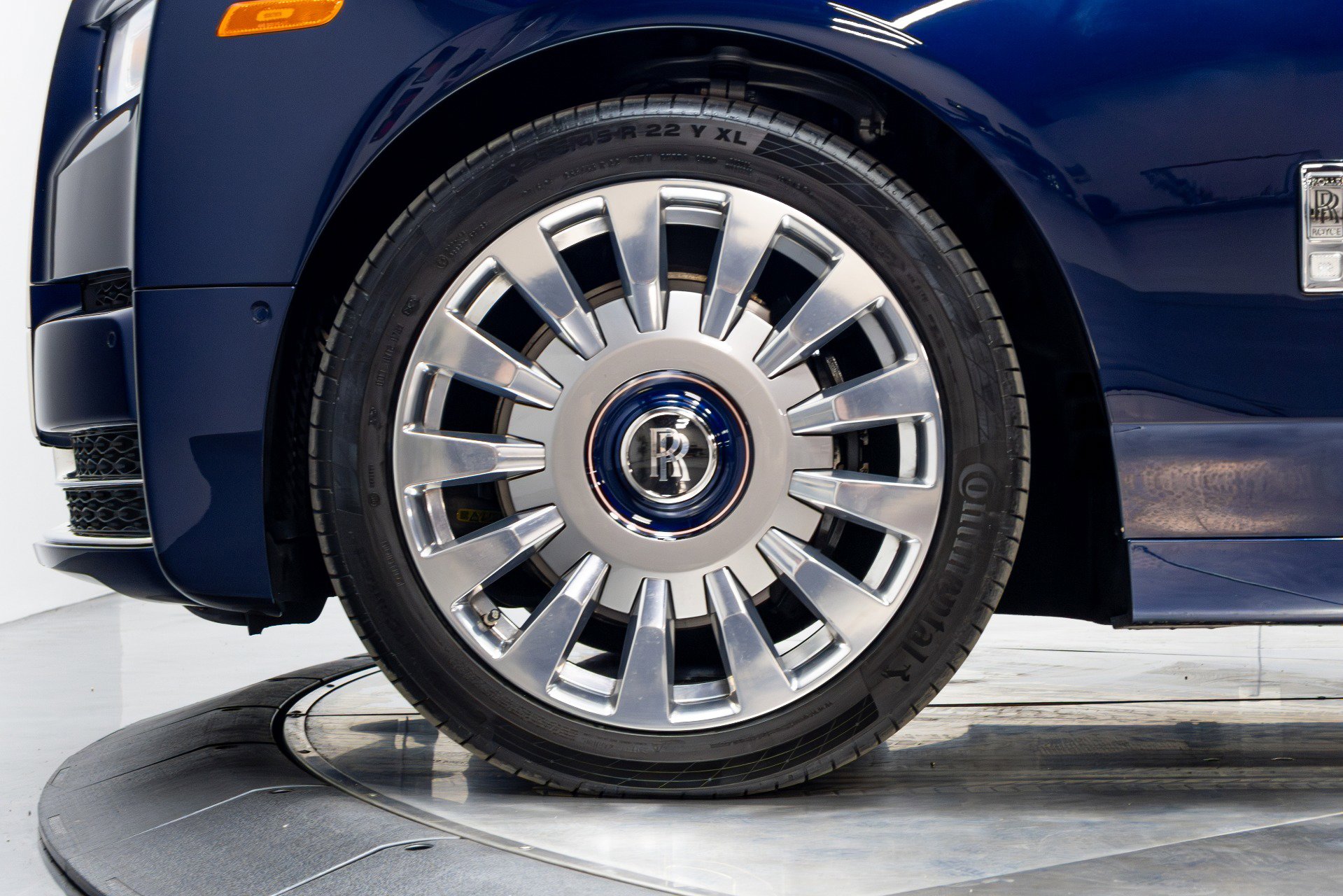 Used 2021 Rolls-Royce Phantom Sedan RWD image 61