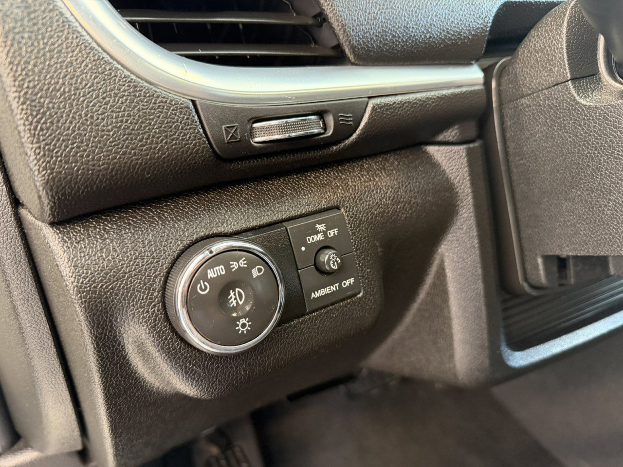 Used 2015 Chevrolet Traverse LT image 18