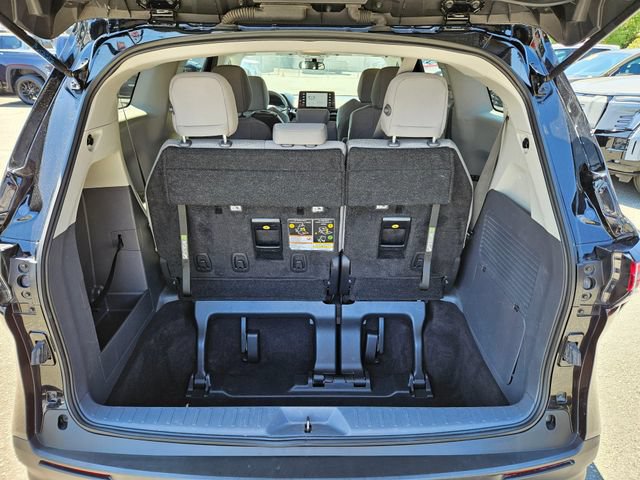 Used 2024 Toyota Sienna LE FWD image 13