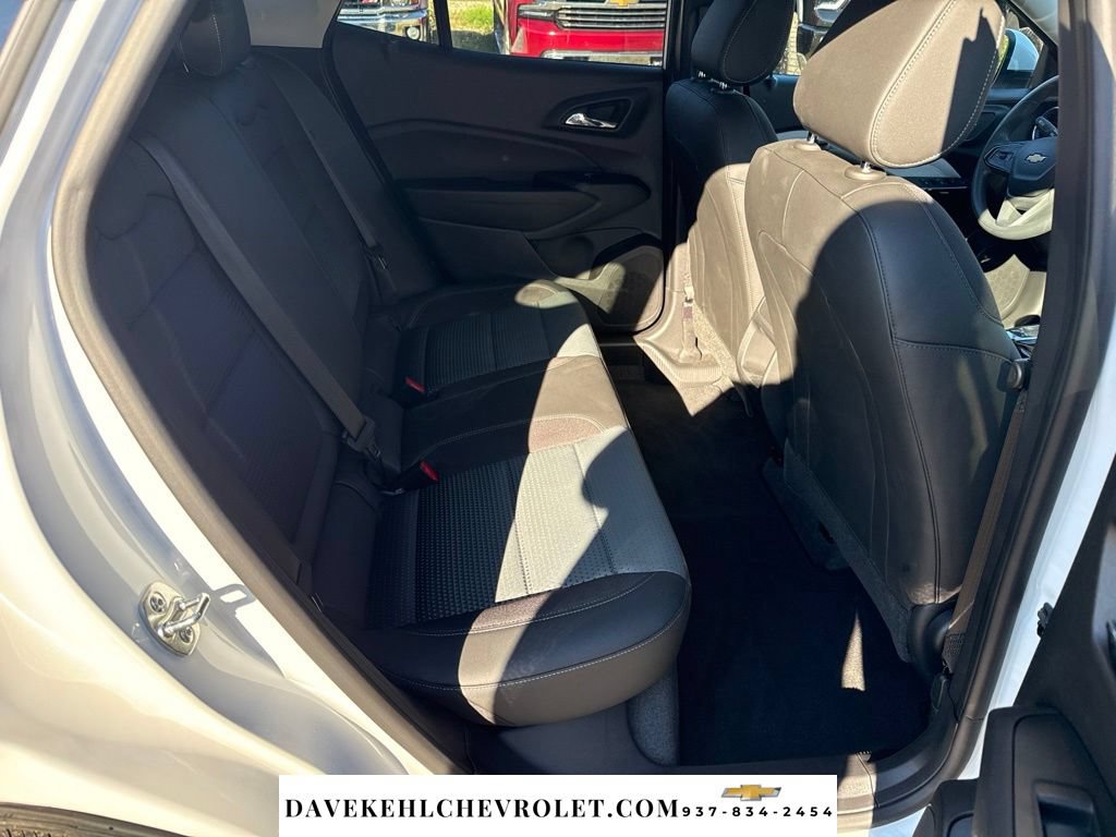 Used 2025 Chevrolet Trax LT FWD image 18