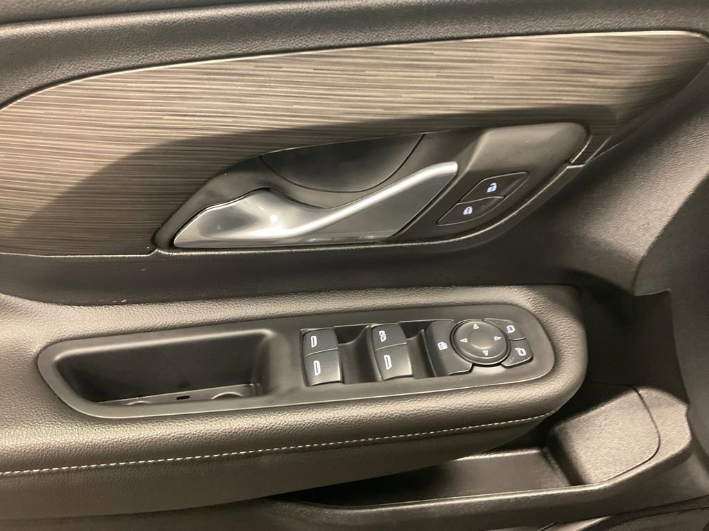 Used 2024 GMC Terrain SLE image 16