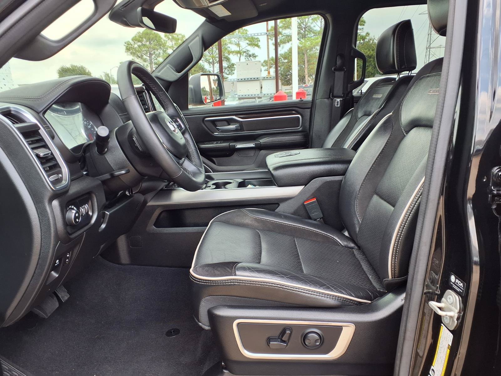 Used 2025 RAM 1500 Laramie AWD/4WD image 20