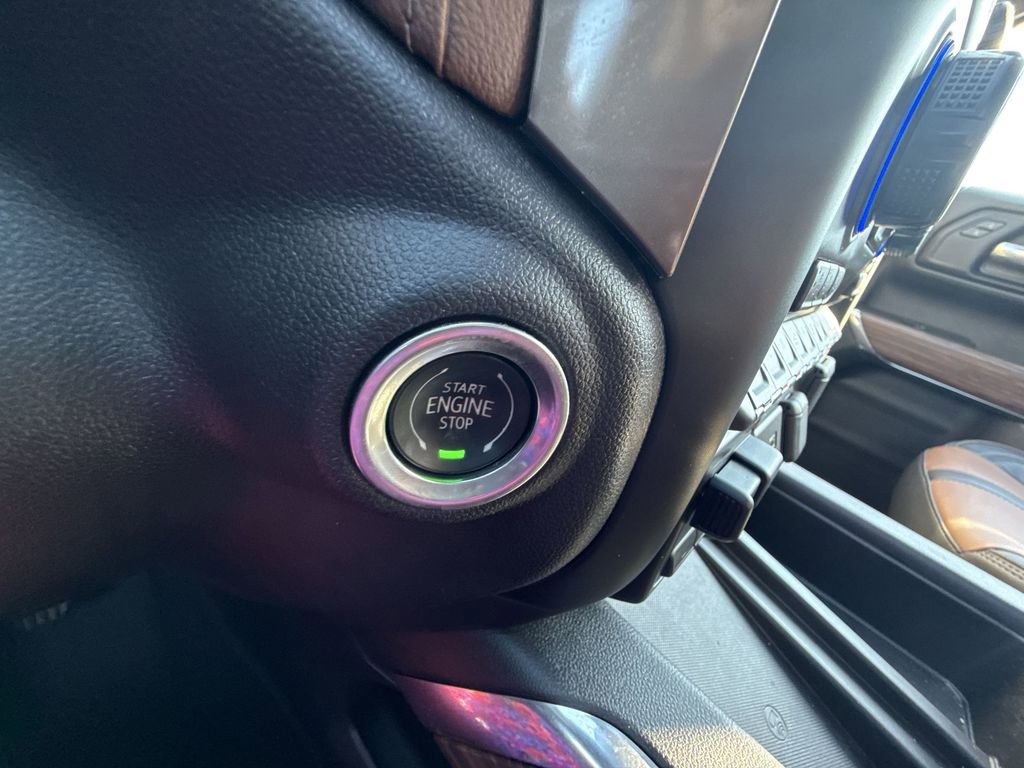 Certified 2021 Chevrolet Silverado 1500 High Country w/ Technology Package image 23