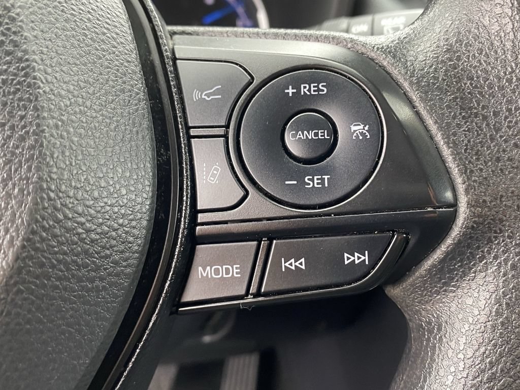 Certified 2025 Toyota RAV4 XLE AWD/4WD image 27