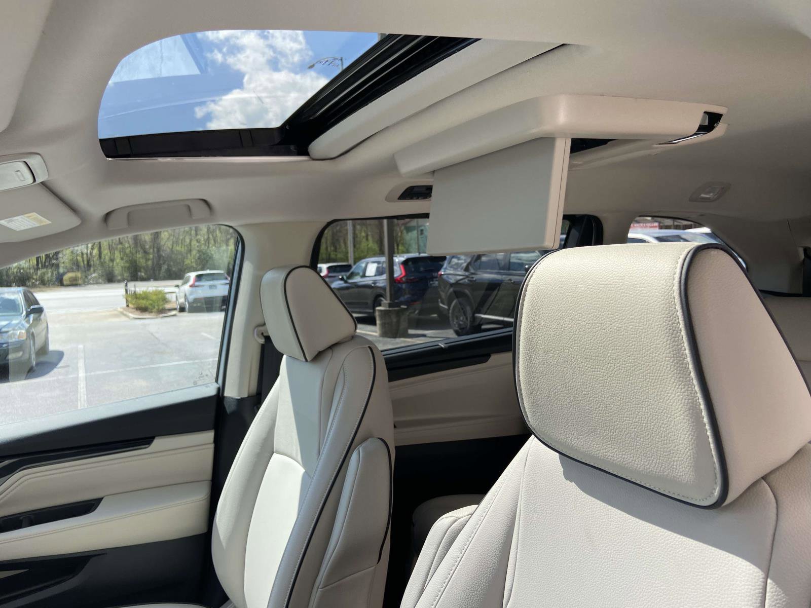 New 2026 Honda Odyssey Touring image 5