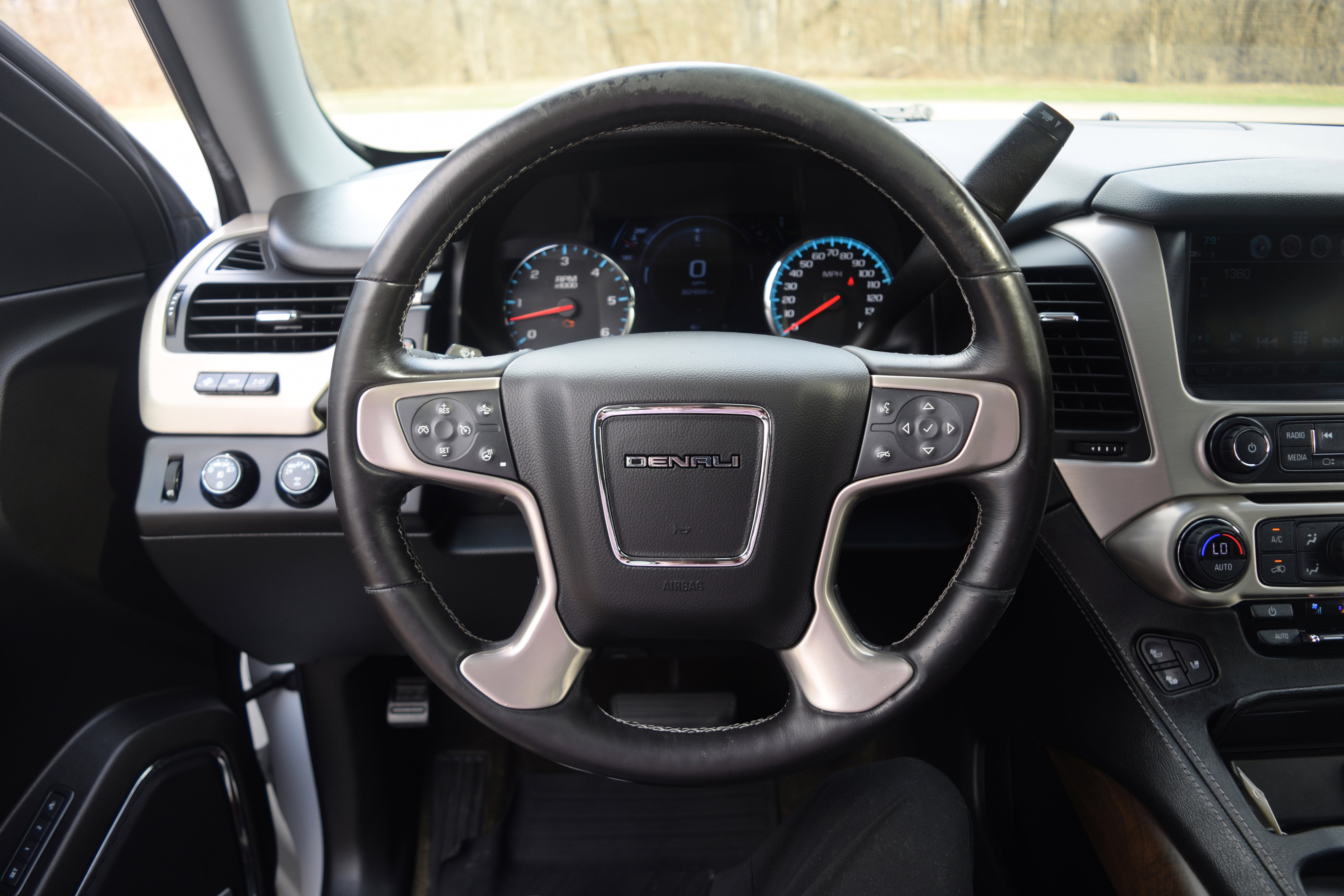 Used 2018 GMC Yukon Denali image 4