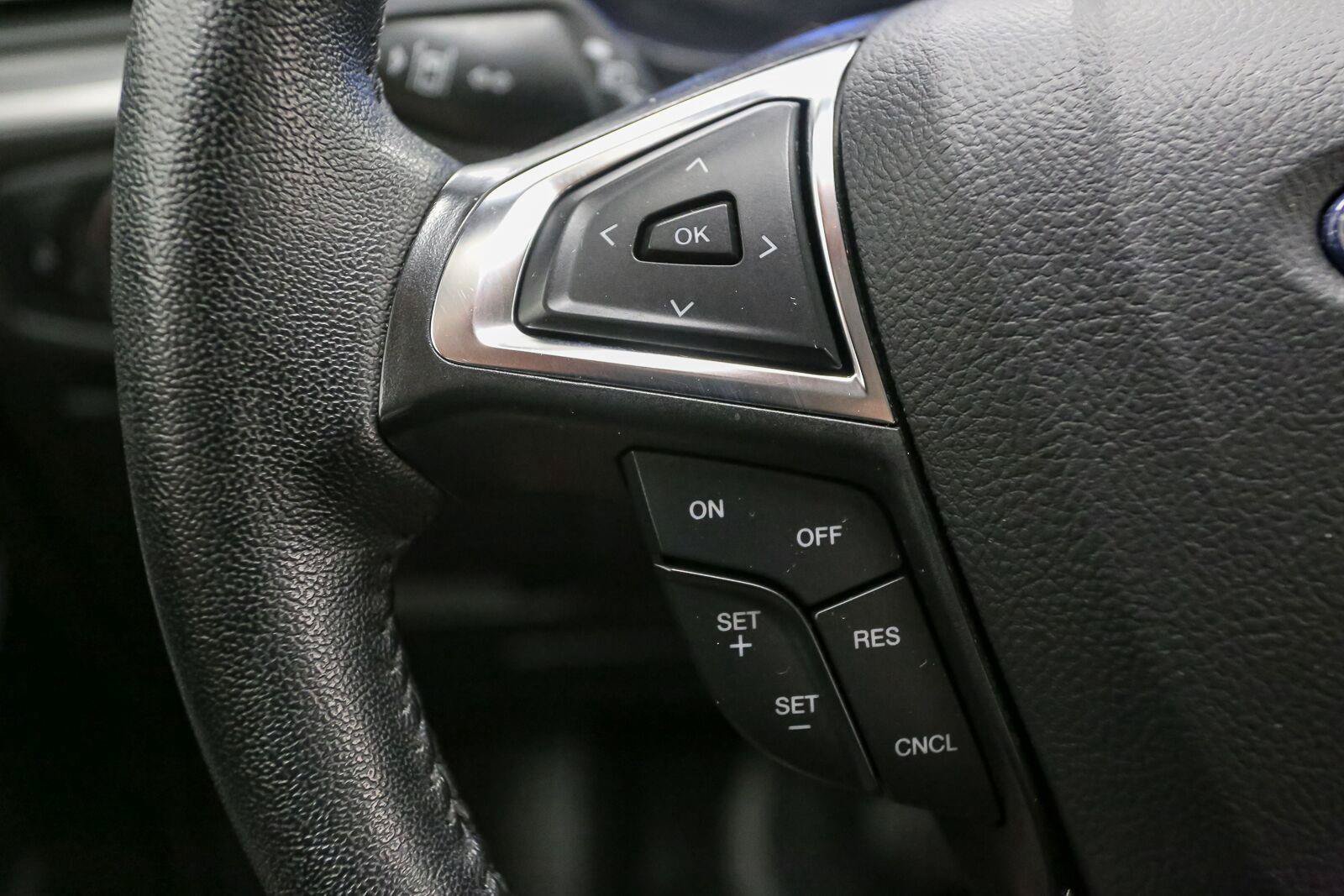 Used 2024 Ford Edge SEL AWD/4WD image 30