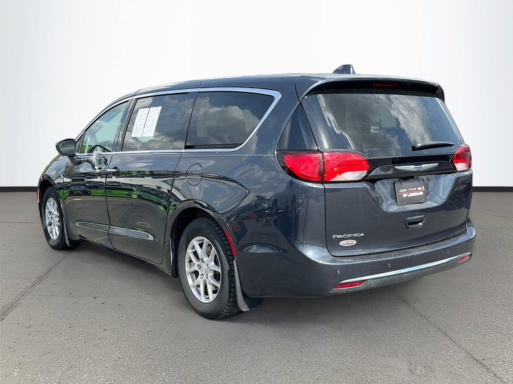 Certified 2020 Chrysler Pacifica Touring image 5
