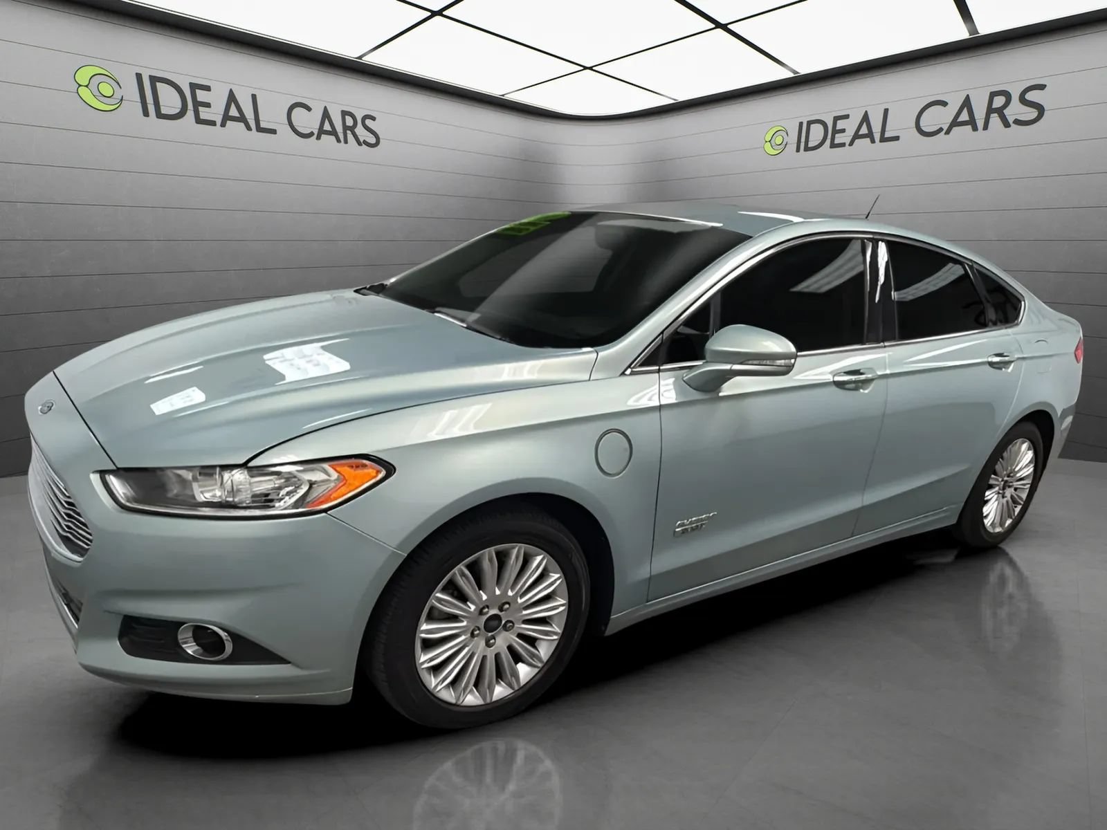 Used 2013 Ford Fusion Energi Titanium FWD image 1