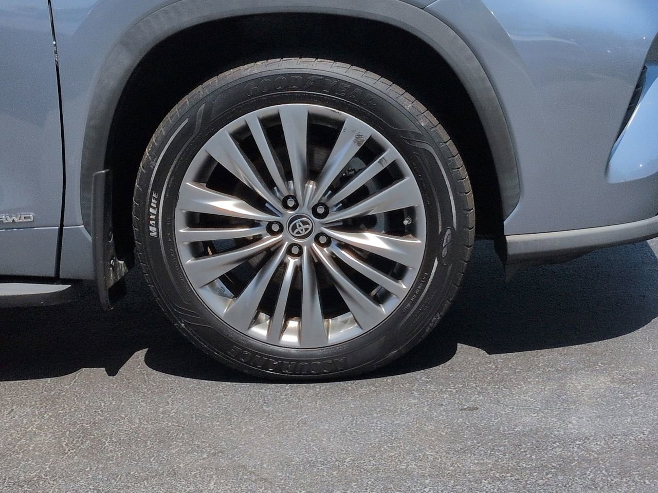 Used 2021 Toyota Highlander Platinum image 10