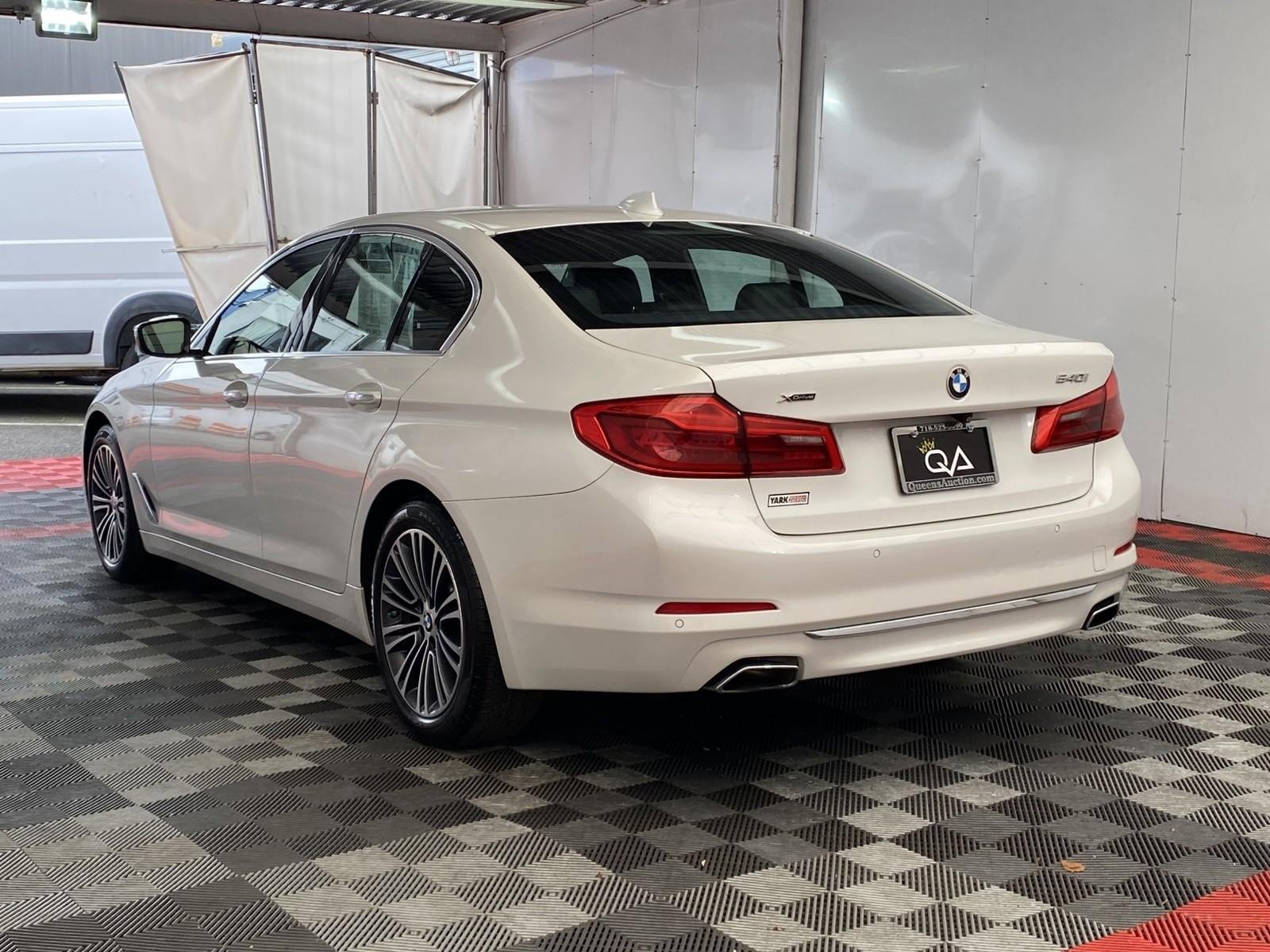 Used 2018 BMW 540i xDrive image 4