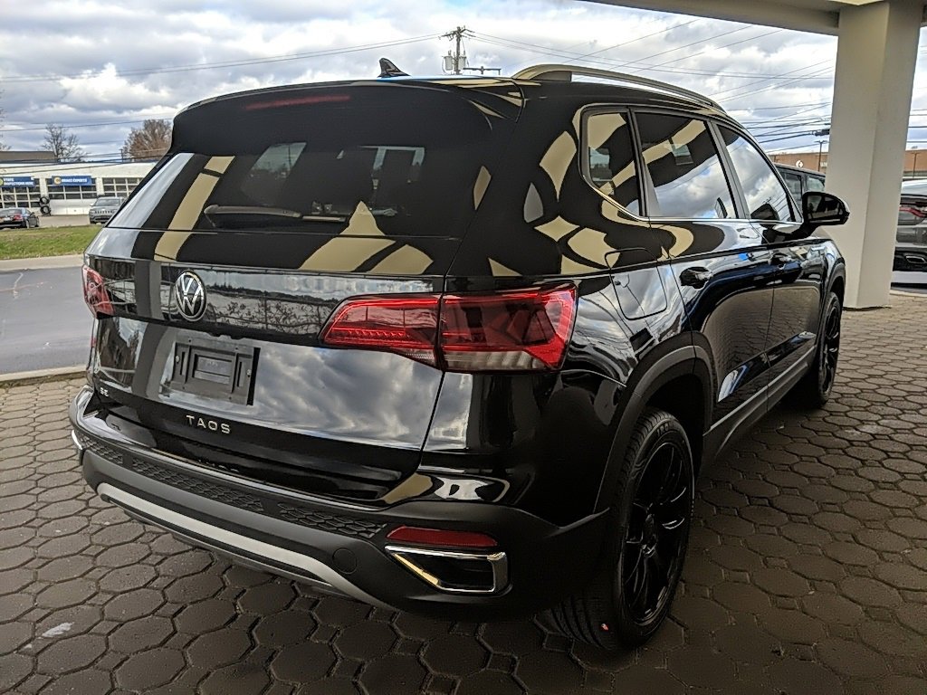 Used 2022 Volkswagen Taos SE w/ Panoramic Sunroof Package image 5