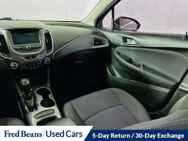 Used 2018 Chevrolet Cruze LT w/ Convenience Package FWD image 29