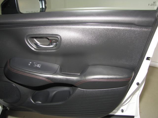 Certified 2025 Honda HR-V Sport image 19