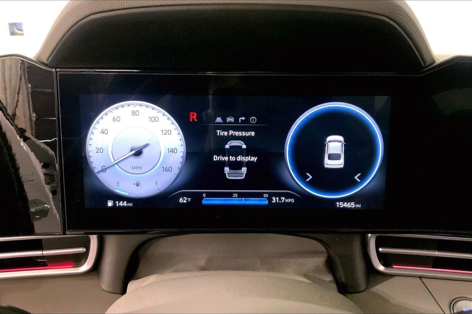 Used 2025 Hyundai Elantra SEL FWD image 20