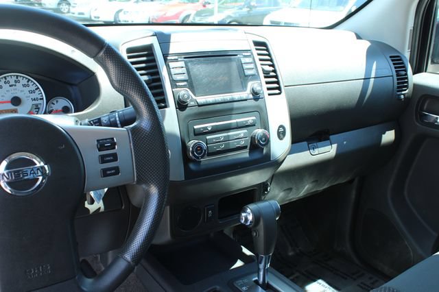 Used 2018 Nissan Frontier Desert Runner RWD image 17