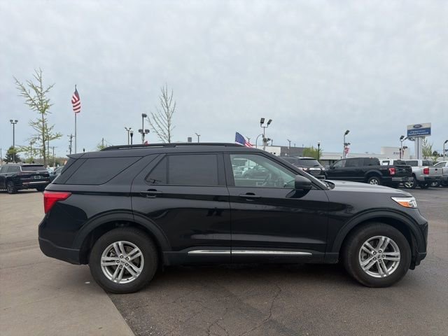 Used 2024 Ford Explorer XLT w/ Equipment Group 202A AWD/4WD image 8