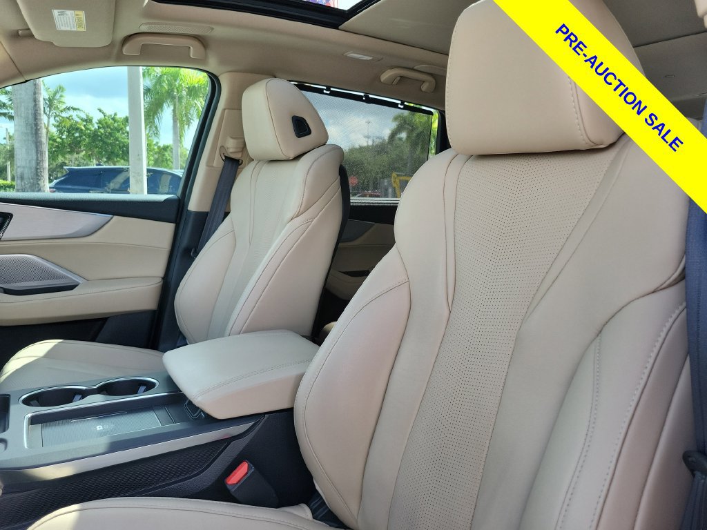 Certified 2025 Acura MDX w/ Technology Package FWD image 22