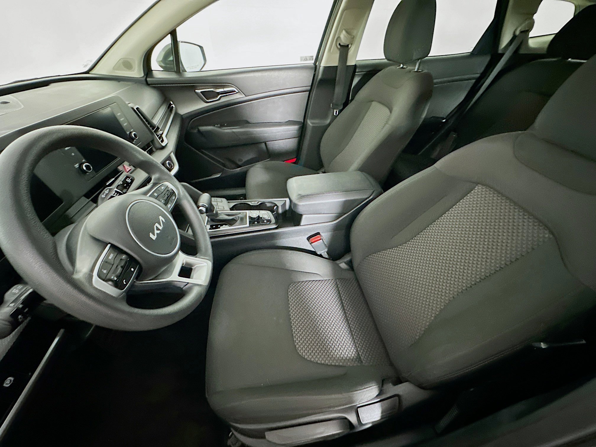 Used 2024 Kia Sportage LX image 13