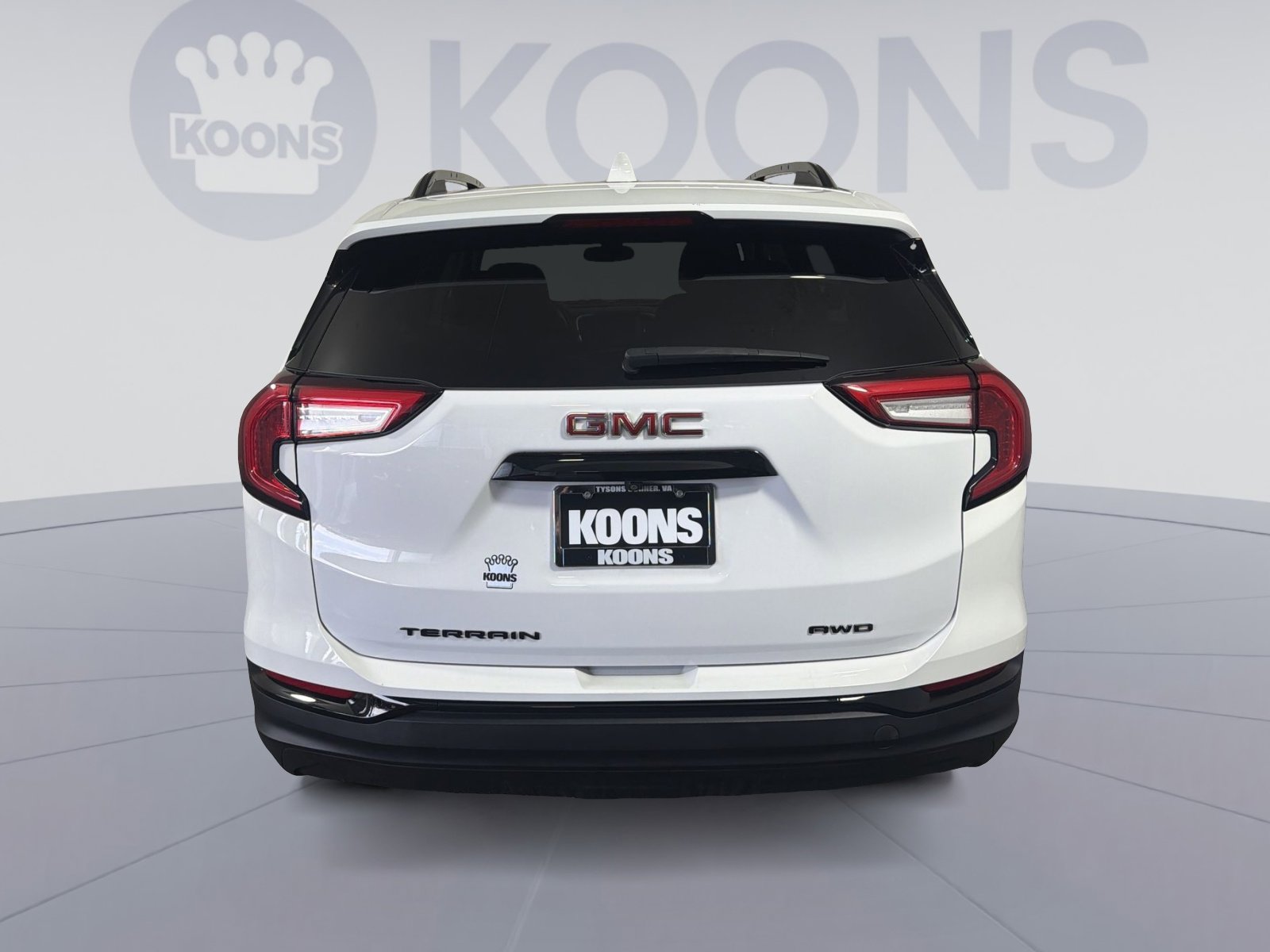 Used 2022 GMC Terrain SLE w/ Driver Convenience Package image 5