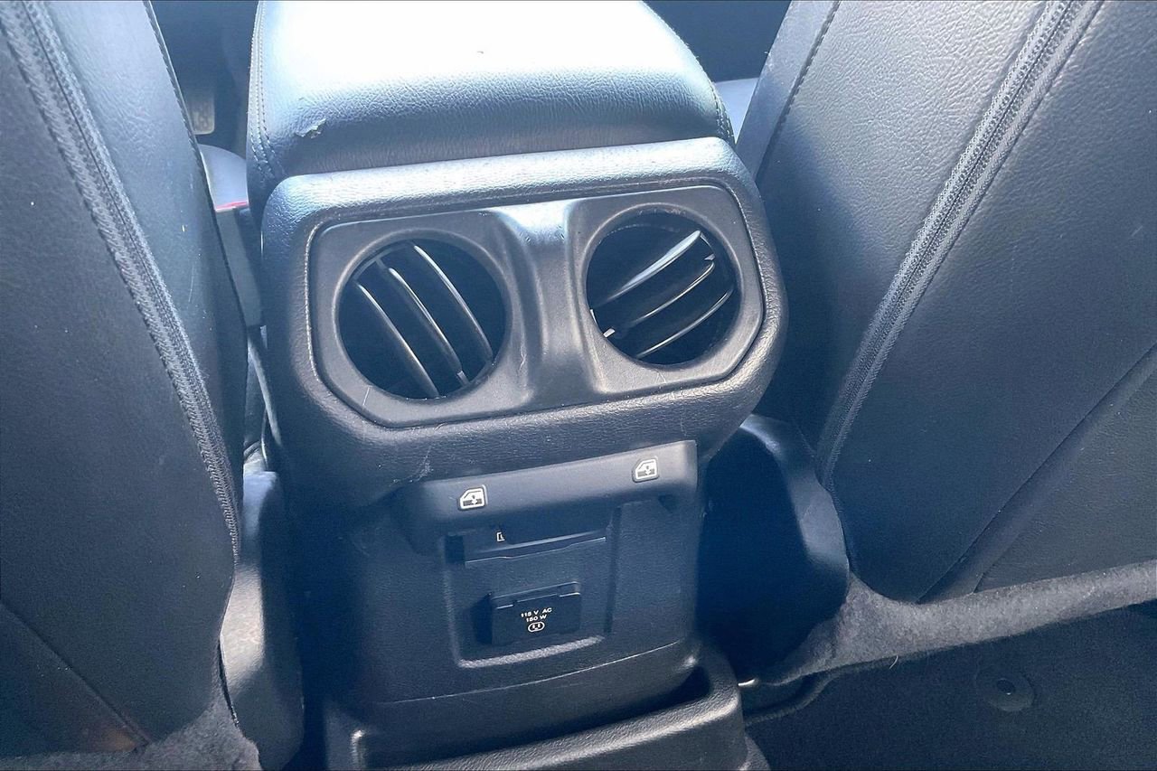 Used 2022 Jeep Wrangler Unlimited Sahara image 17