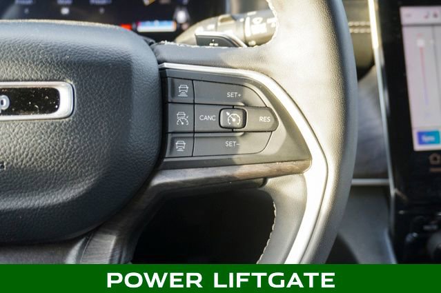 Used 2023 Jeep Grand Cherokee Limited w/ Luxury Tech Group II image 25