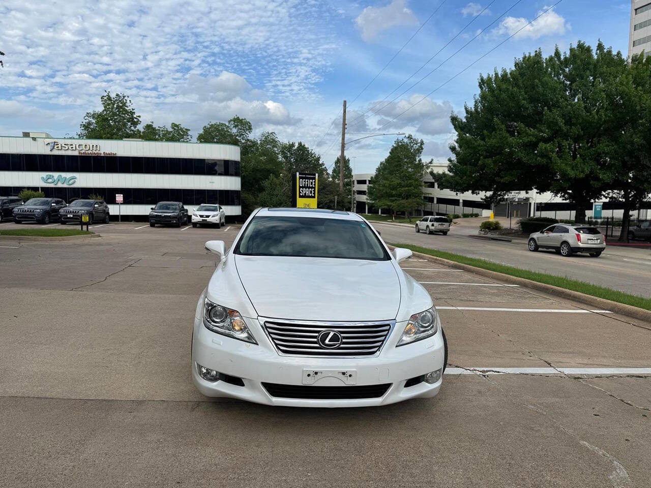 Used 2011 Lexus LS 460 w/ Comfort Pkg RWD image 9