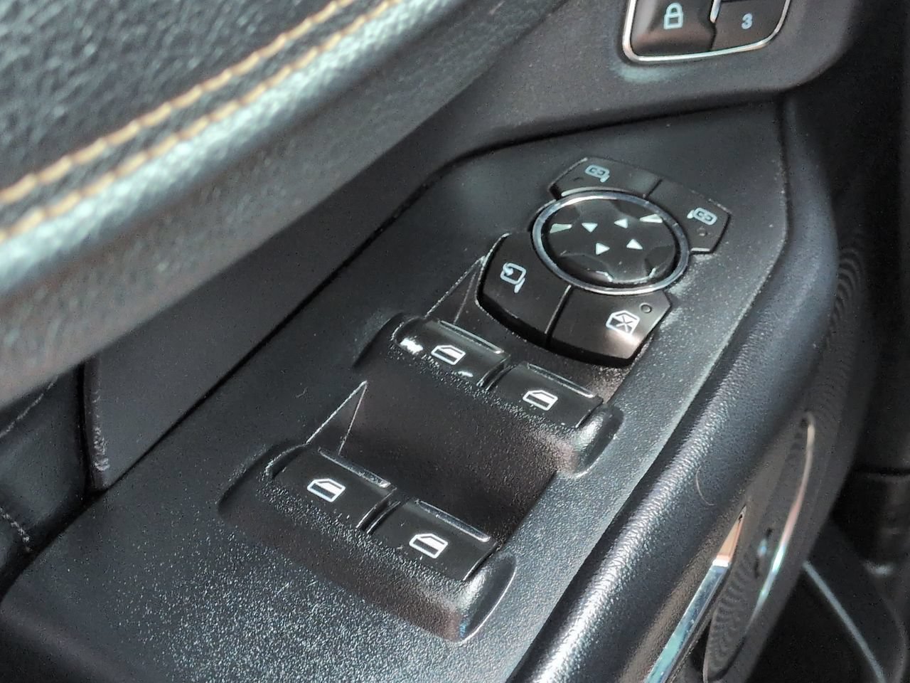 Used 2018 Ford Expedition Max Platinum AWD/4WD image 25