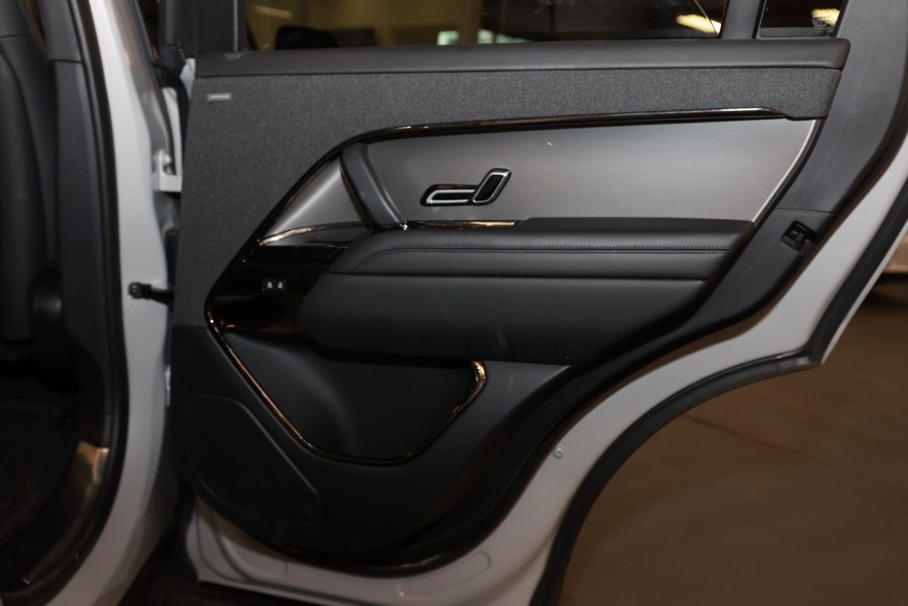 Used 2024 Land Rover Range Rover Sport SE image 19