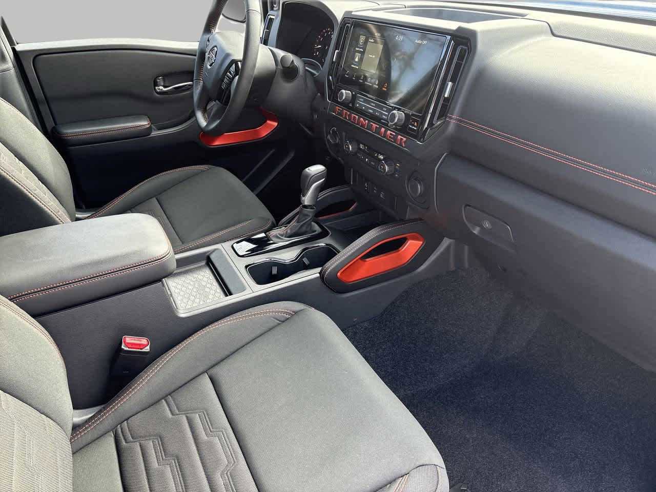 Used 2025 Nissan Frontier PRO-4X image 9